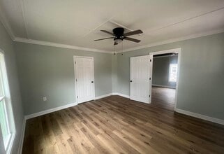 93 Carroll St in Jackson, TN - Building Photo - Building Photo