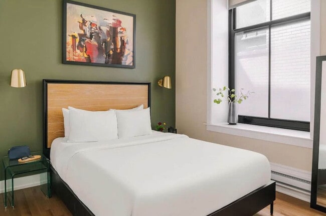 property at 17 S Wabash Ave