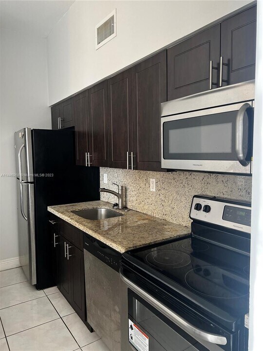 7400 W 20th Ave-Unit -408 in Hialeah, FL - Building Photo