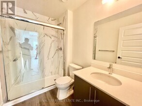 1101 Lackner Pl in Kitchener, ON - Building Photo - Building Photo