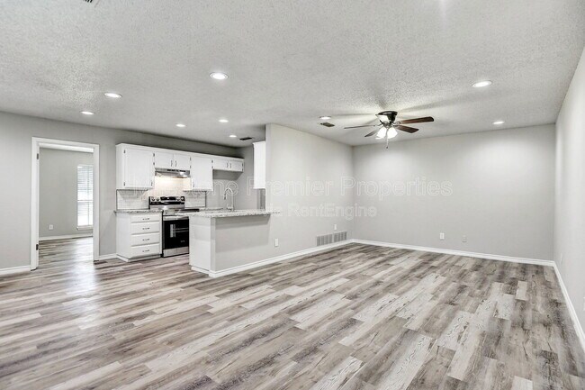 925 Farmington Rd in Howe, TX - Building Photo - Building Photo