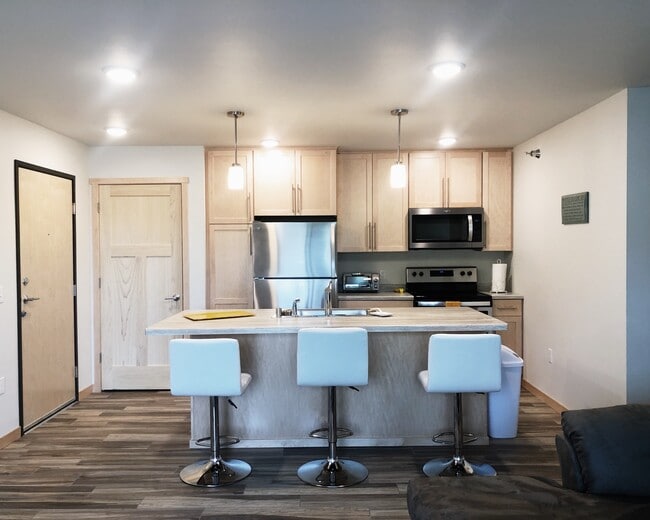 3850 Sunnyside Dr W, Unit 202 in La crosse, WI - Building Photo - Building Photo