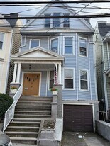 223 Jewett Ave, Unit 2 in Jersey City, NJ - Building Photo