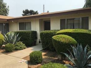 Fourplex in Reedley, CA - Building Photo - Building Photo