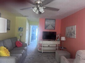 2600 SE Ocean Blvd, Unit D-12 in Stuart, FL - Building Photo