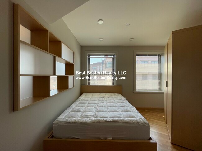 property at 115 Mt Auburn St