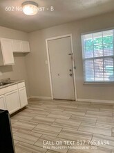 602 N East St-Unit -B in Arlington, TX - Building Photo - Building Photo
