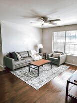 1201 Cleveland St, Unit ID1385204P in Denton, TX - Building Photo