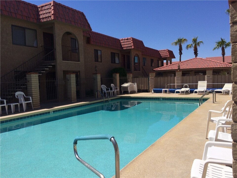 2085 Mesquite Ave in Lake Havasu City, AZ - Building Photo