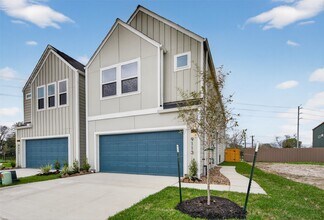 9113 Highland Northern Wy in Houston, TX - Building Photo - Building Photo