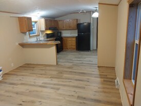 209 2nd St SW in Belfield, ND - Building Photo