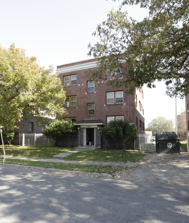 6th and Hickman Apartments in Des Moines, IA - Building Photo