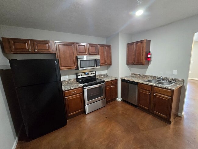 1423 McLain St in Newport, AR - Building Photo - Building Photo