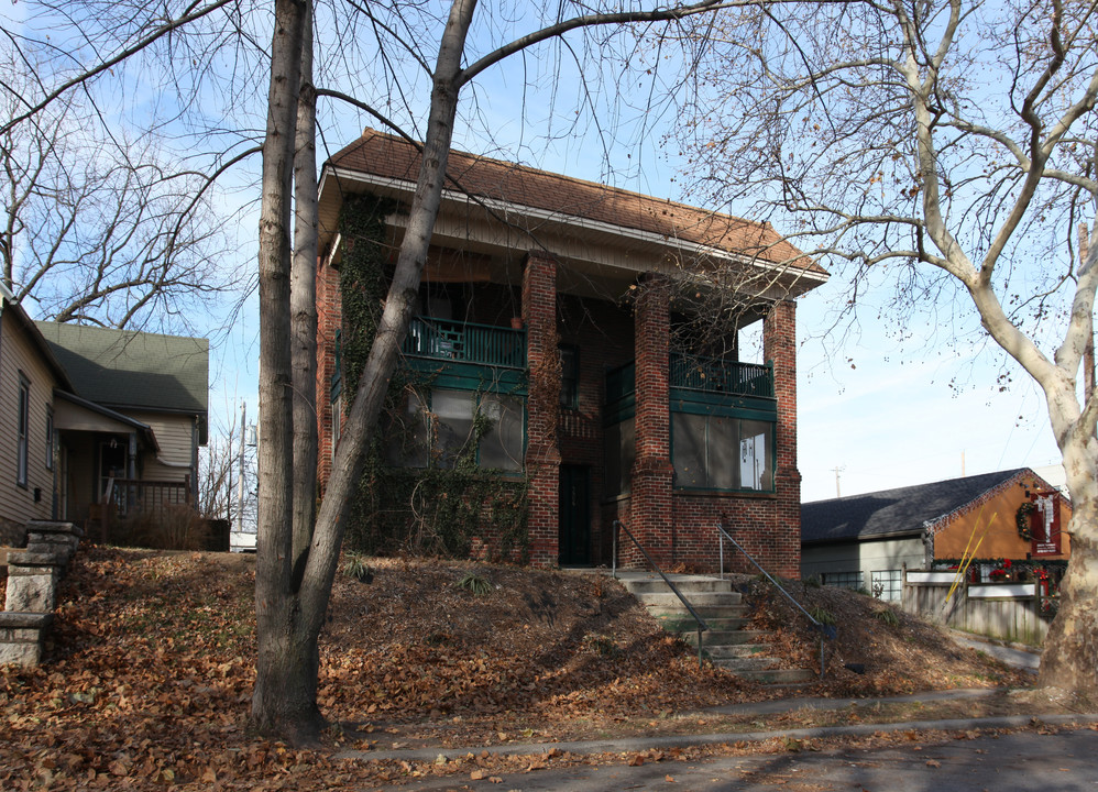 3906-3908 Terrace St in Kansas City, MO - Building Photo