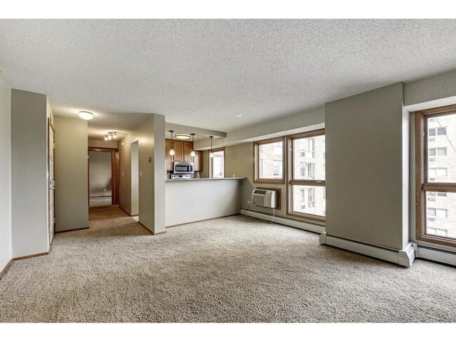 property at 433 S 7th St