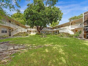 232 Farnham J in Deerfield Beach, FL - Building Photo - Building Photo