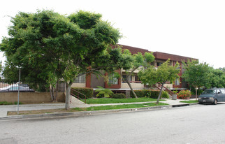 324 W Maple St in Glendale, CA - Building Photo