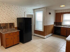 61 Cushing St in Waltham, MA - Building Photo - Building Photo