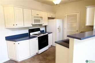 929 Eden Terrace in Easton, PA - Building Photo - Building Photo