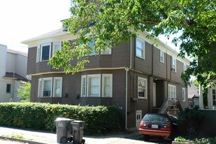 2224 Parker St Apartments