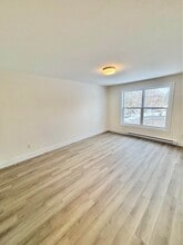 114 Clarence Ave in Fredericton, NB - Building Photo - Building Photo