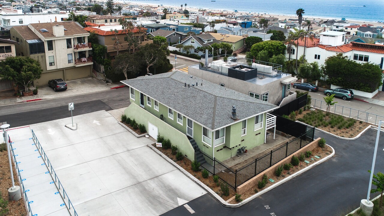 307 25th St in Hermosa Beach, CA - Building Photo