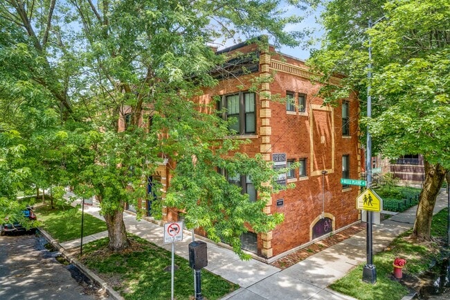 1601 W Belle Plaine Ave, Unit 1