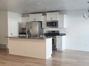 14928 Messi St in Herriman, UT - Building Photo - Building Photo