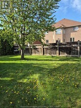 4734 Southwood Lakes Blvd in Windsor, ON - Building Photo - Building Photo