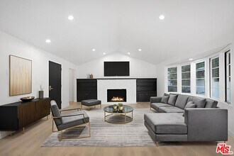 1805 Nichols Canyon Rd in Los Angeles, CA - Building Photo - Building Photo