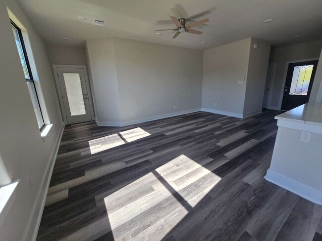 3505 Brazos River Dr in Granbury, TX - Building Photo - Building Photo