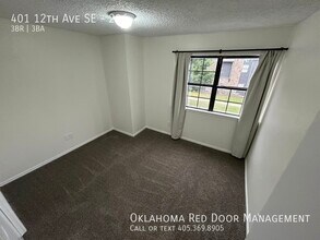 401 12th Ave SE in Norman, OK - Building Photo - Building Photo