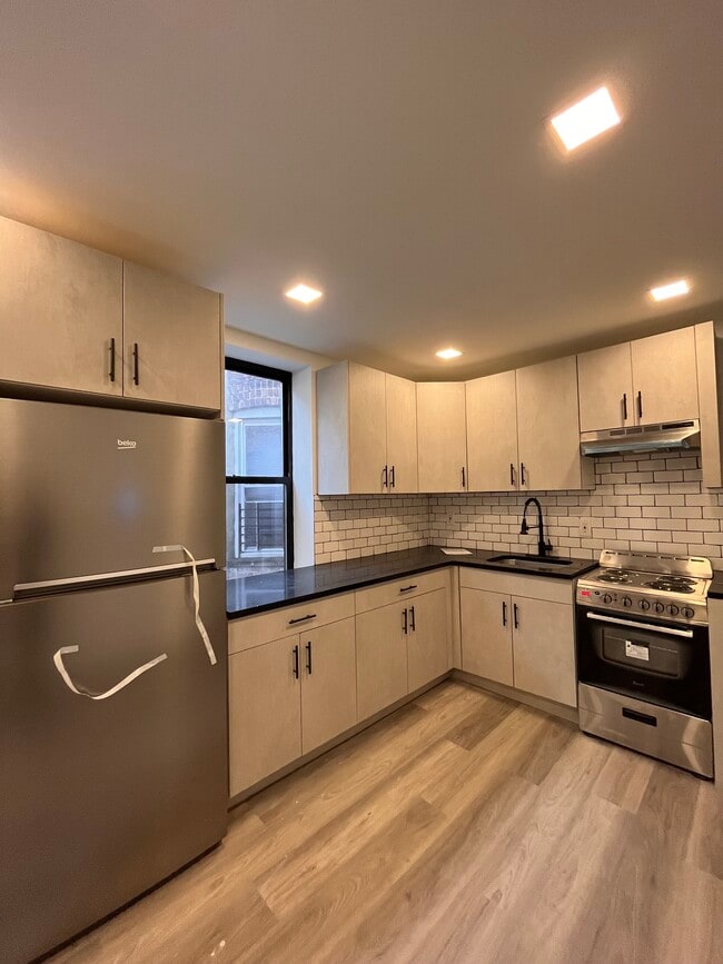 145 Wilkinson Ave, Unit 3R