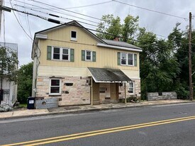 805 Front St in Newton Hamilton, PA - Building Photo