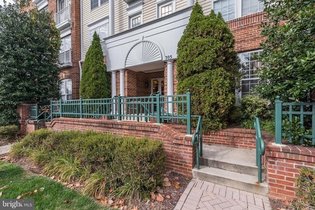 property at 305 Redland Blvd
