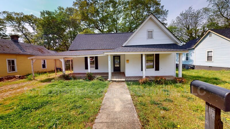 579 Saxon Ave in Spartanburg, SC - Building Photo