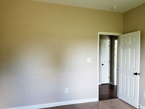 102 N Landing Dr in Goldsboro, NC - Building Photo - Building Photo