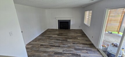 12090 Dahlia Dr in Thornton, CO - Foto de edificio - Building Photo