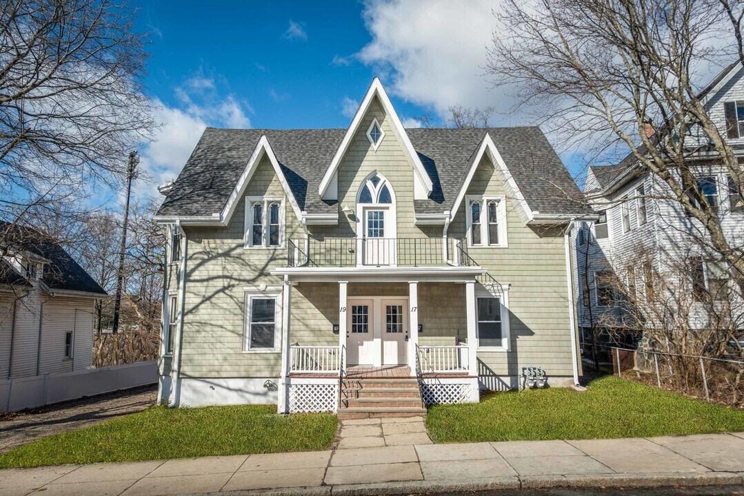 17 Playstead Rd, Unit 4-bed2-bath in Boston, MA - Foto de edificio