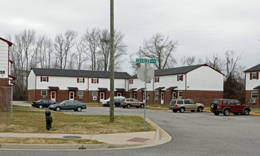 Cavalier Gardens in Portsmouth, VA - Building Photo - Building Photo