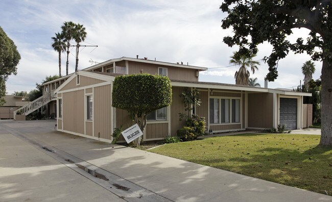 1980-1984 Anaheim Ave in Costa Mesa, CA - Building Photo - Building Photo