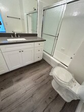 12221 San Vicente Blvd in Los Angeles, CA - Foto de edificio - Building Photo