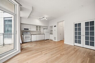 410 Queens Quay W in Toronto, ON - Building Photo - Building Photo