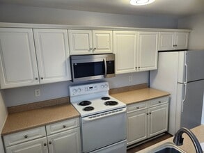 1034 John Paul Jones Ln in Harrisonburg, VA - Building Photo - Building Photo