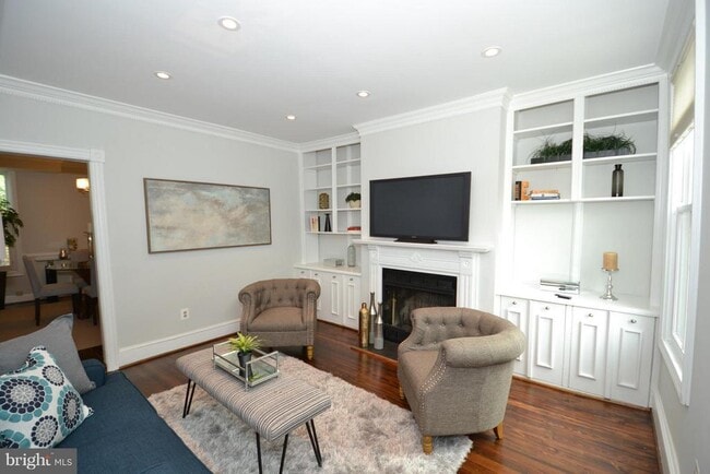 property at 213 N Payne St