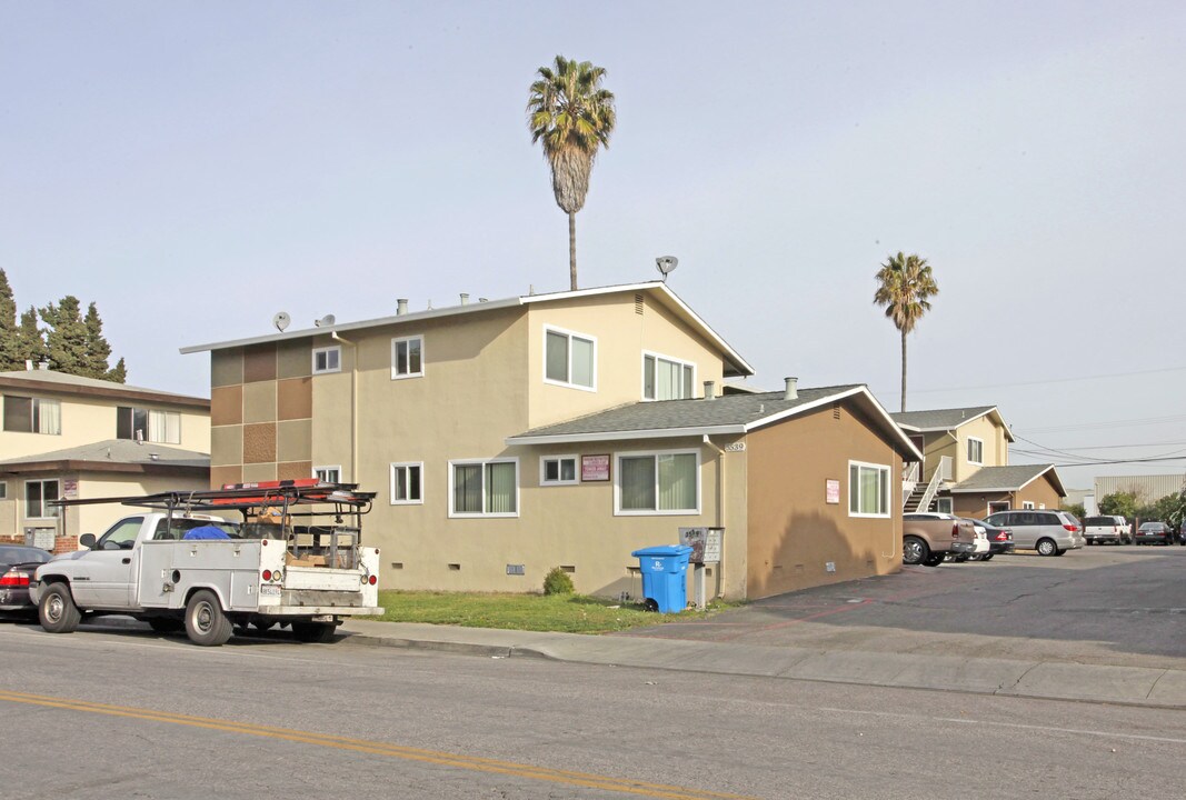 3539 Agate Dr in Santa Clara, CA - Foto de edificio