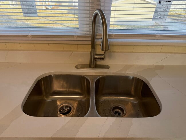 4210 S 49th St in Lincoln, NE - Foto de edificio - Building Photo