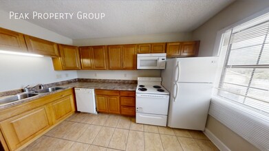 1378 1/2 Indianola Ave in Columbus, OH - Building Photo - Building Photo