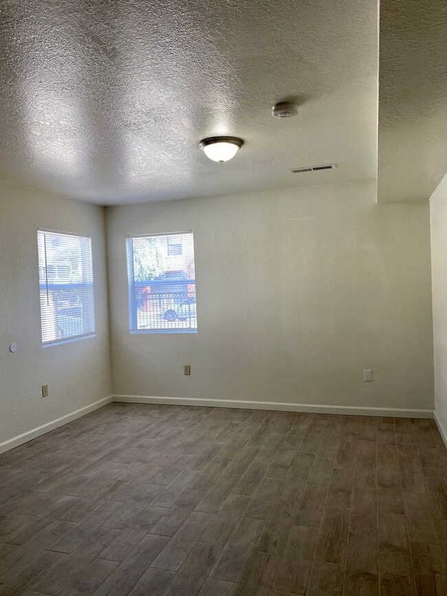 1223 30th St in Oakland, CA - Building Photo - Building Photo