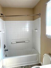 5105 Patricia Ln in Bacliff, TX - Building Photo - Building Photo